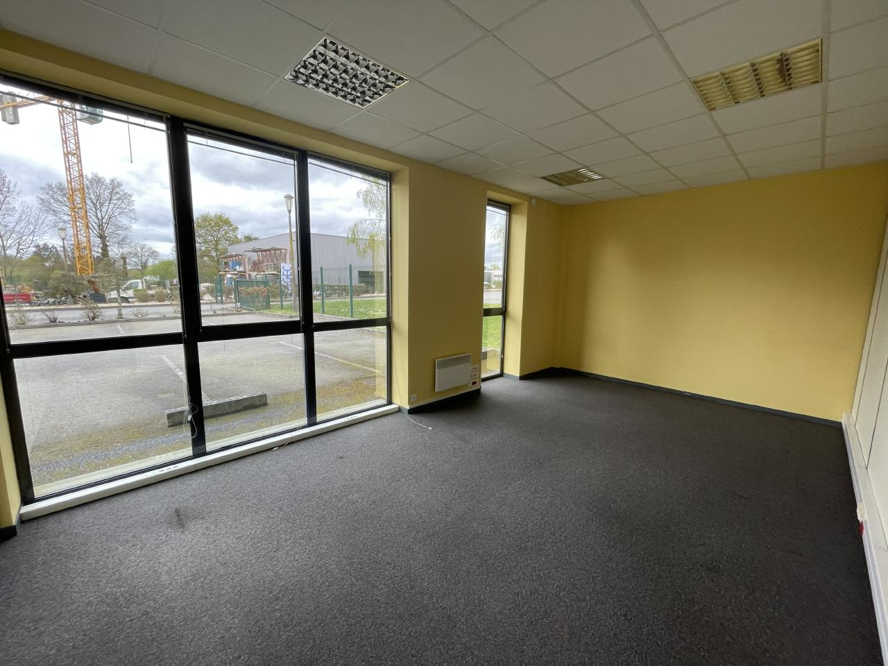 Local d'activité Vern-sur-Seiche 619m² Location local d'activité Vern-sur-Seiche Ille-et-Vilaine OLACT2310938 10